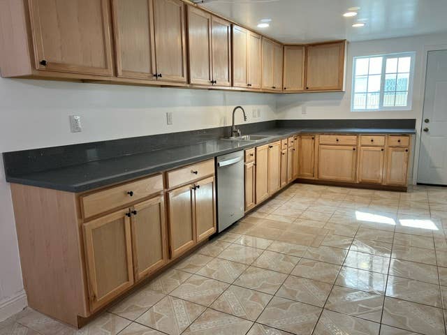 Room for Rent with shared bathroom