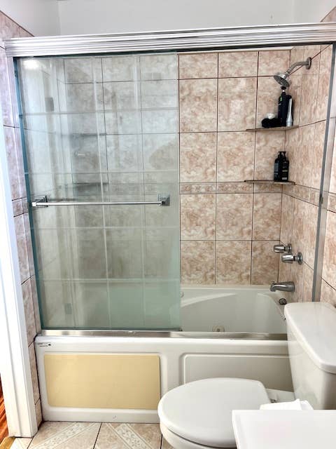 Room for Rent with shared bathroom