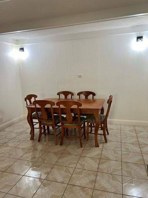Room for Rent with shared bathroom