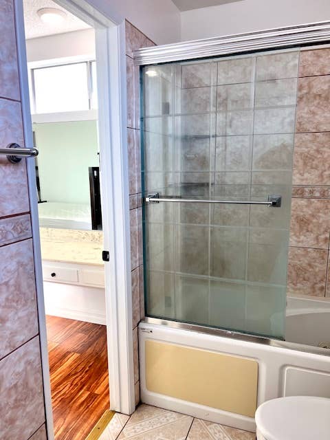 Room for Rent with shared bathroom