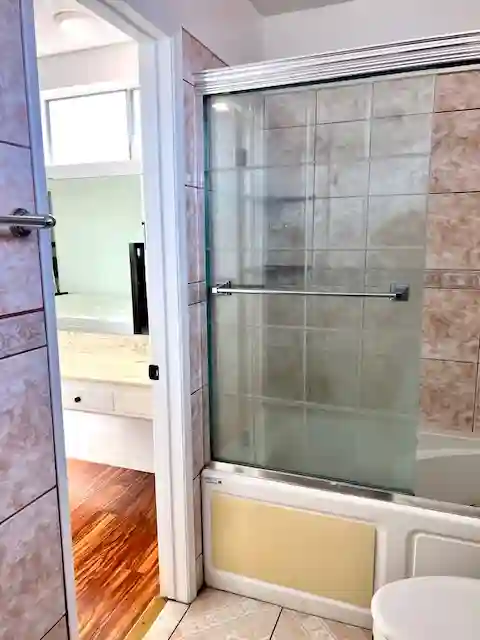 Room for Rent with shared bathroom
