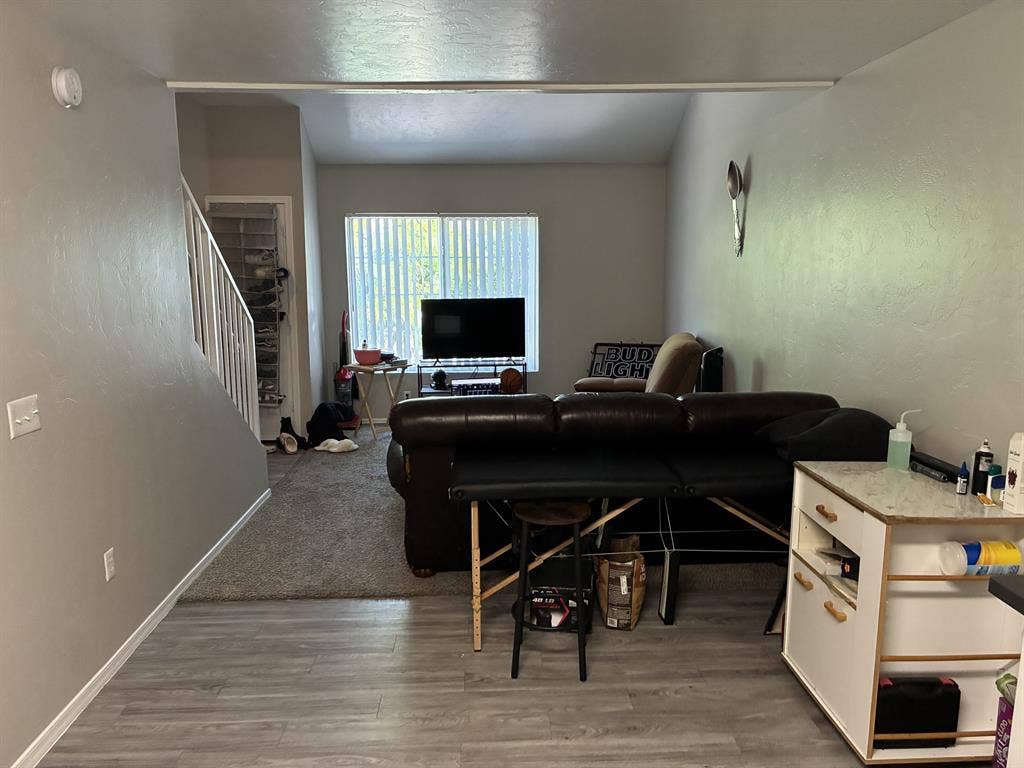 Looking for New Roommate