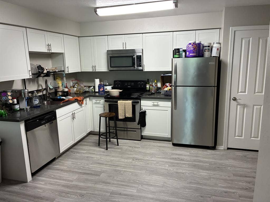 Looking for New Roommate