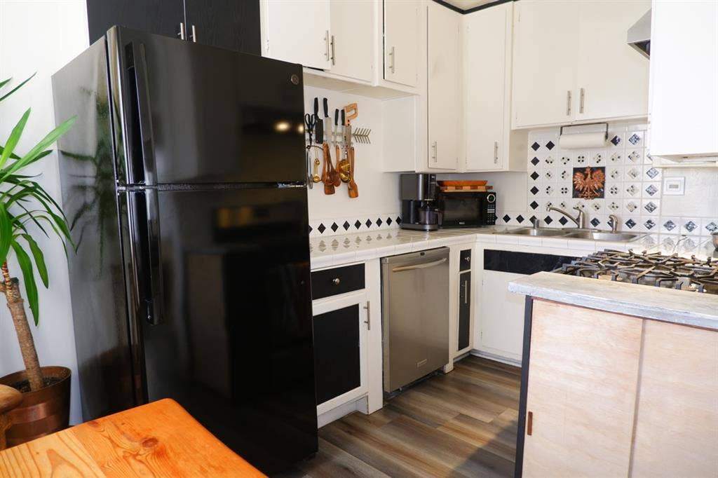 Room for rent in Mar Vista