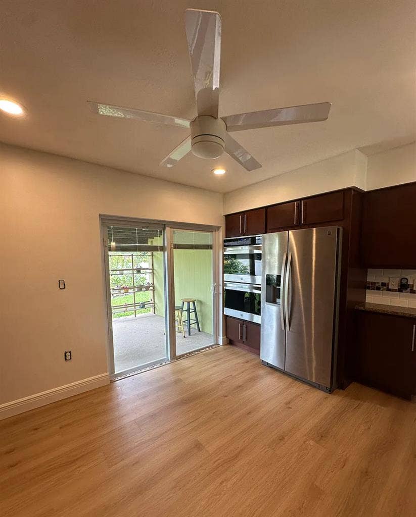 2/1 minutes from downtown & beaches
