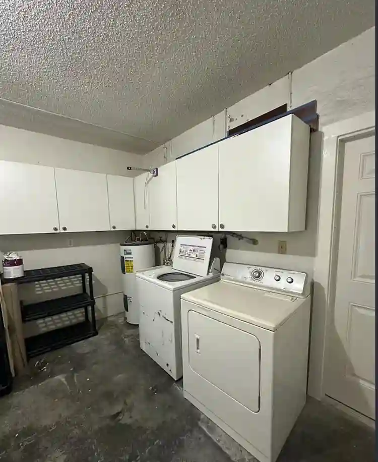 2/1 minutes from downtown & beaches