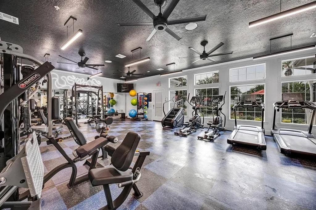 IMMEDIATE Sublease at 21 Oaks!
