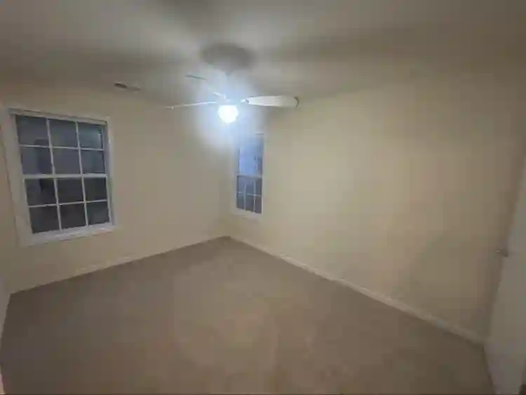 Seeking Mableton Roommate
