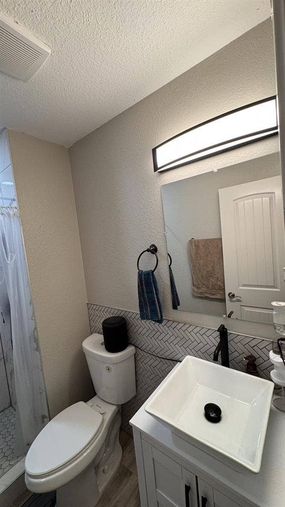 Master Bedroom Available near UCCS