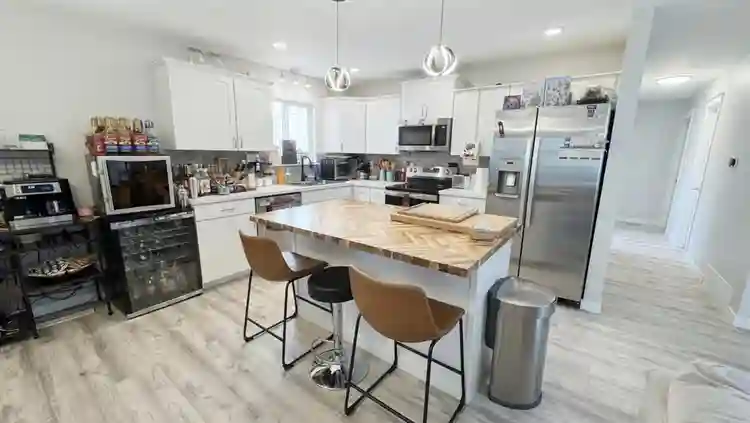 Master Bedroom Available near UCCS