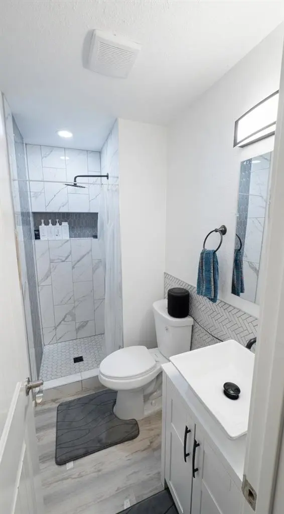 Master Bedroom Available near UCCS
