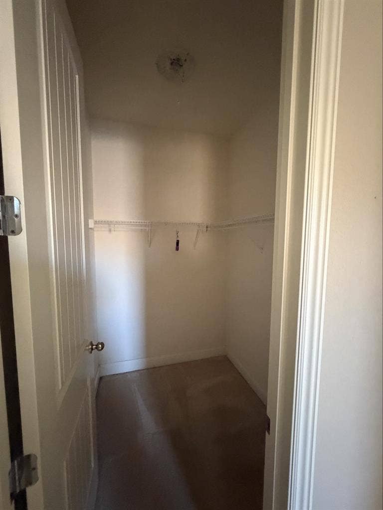 Jr master private bath walk-inclose