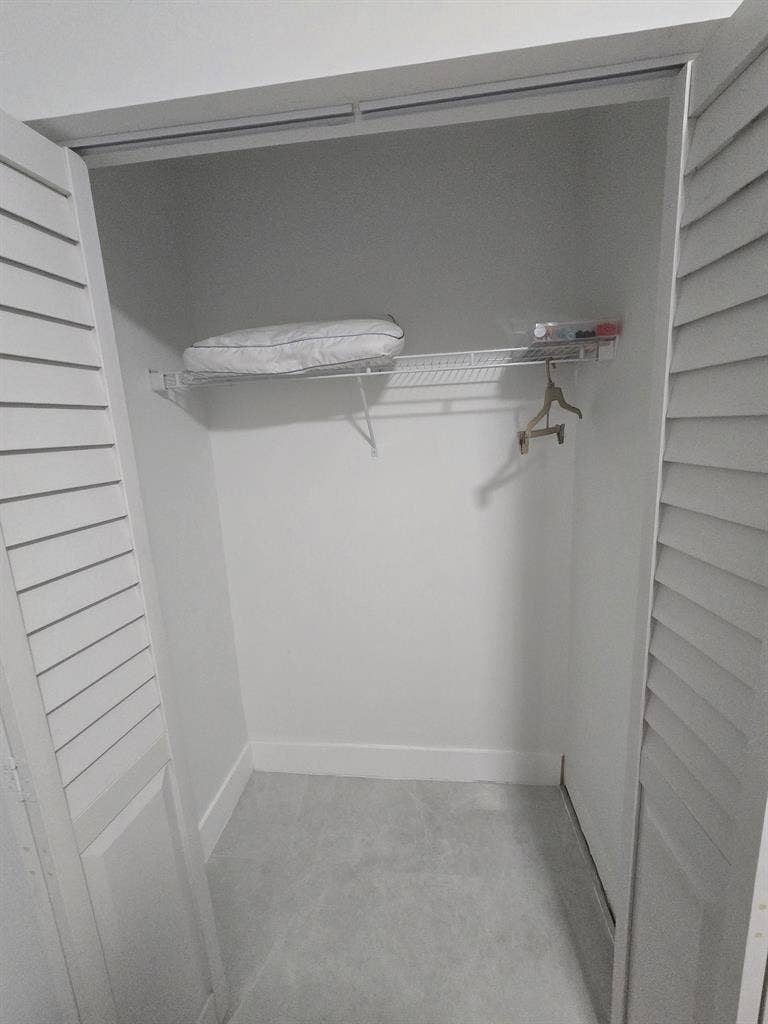 Se renta habitación amoblada (mujer