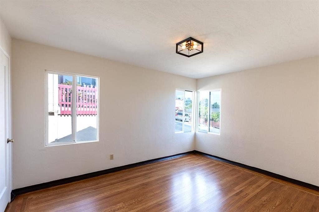 3 BR in Kensington