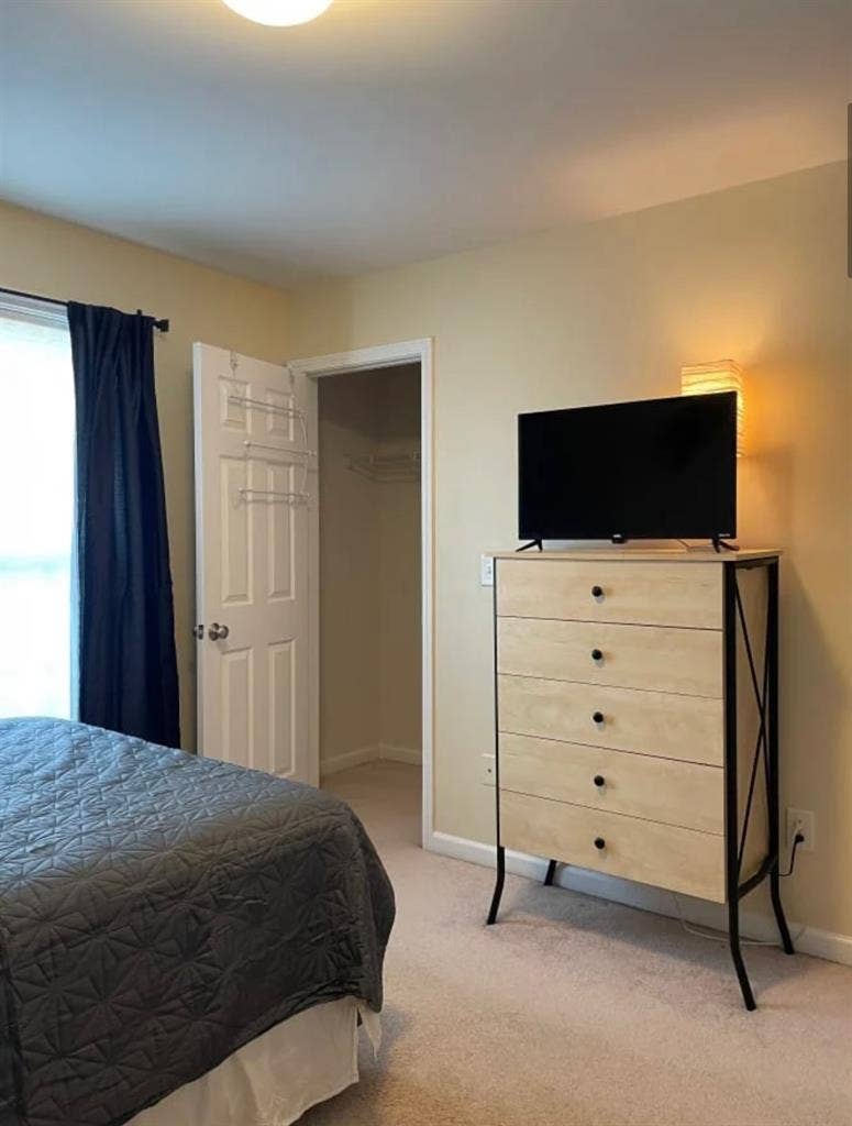 Private room and bathroom