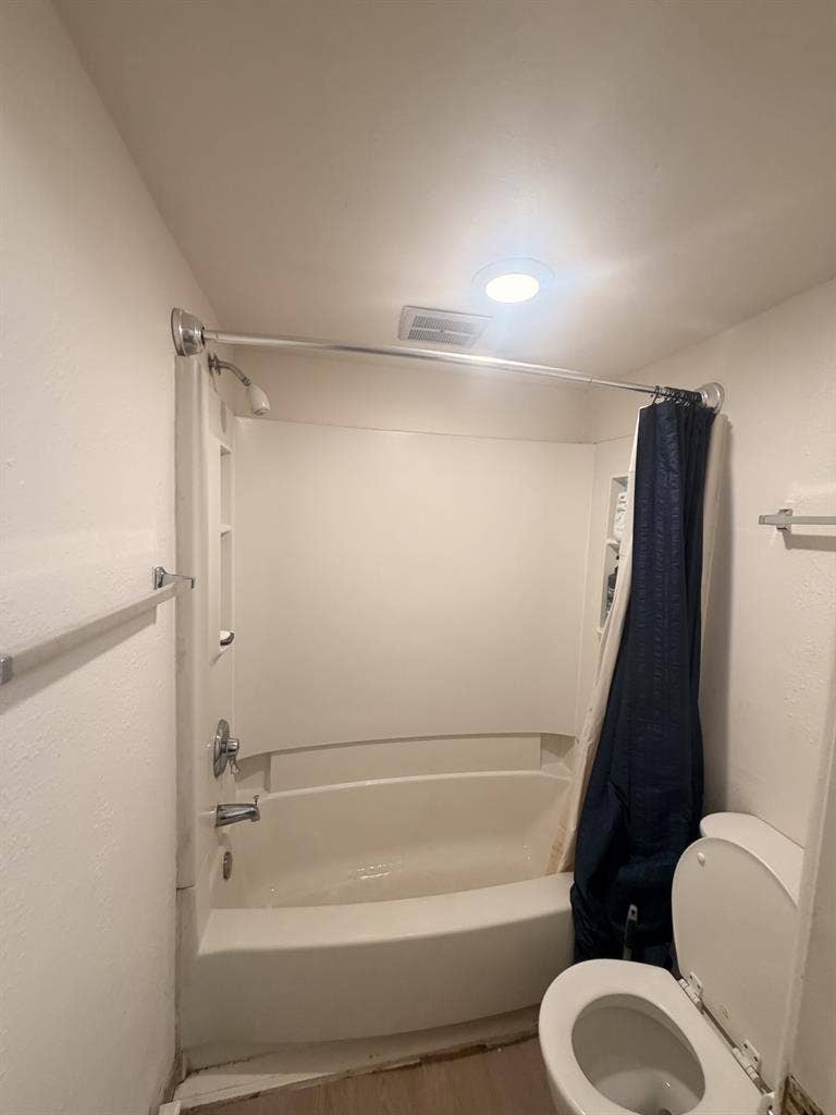 Roommate wanted