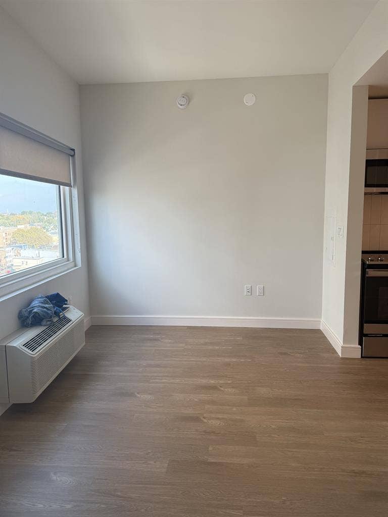 $2,210 Studio lease takeover