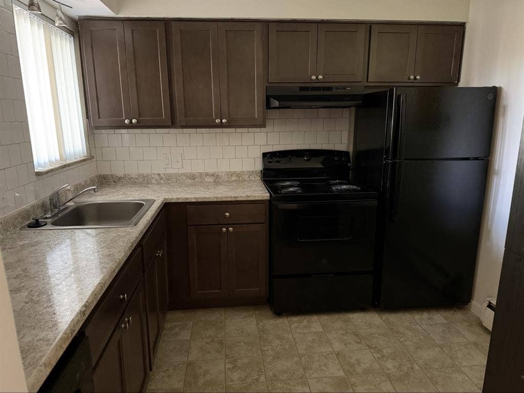 Female Roommate Needed ASAP