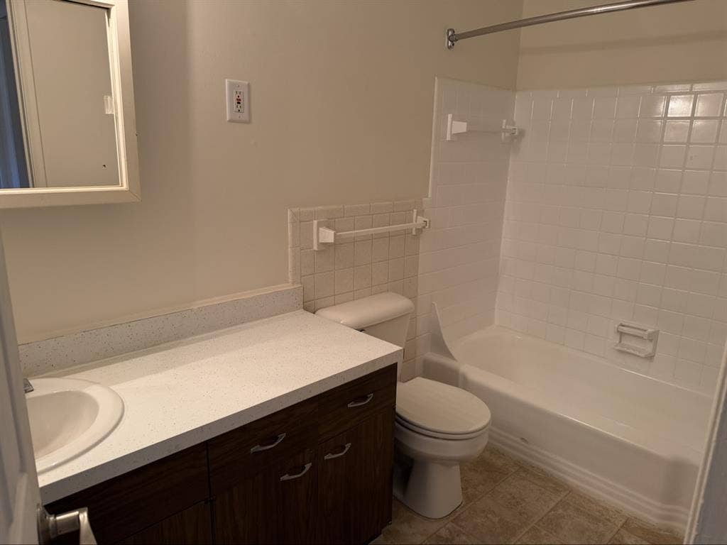 Female Roommate Needed ASAP