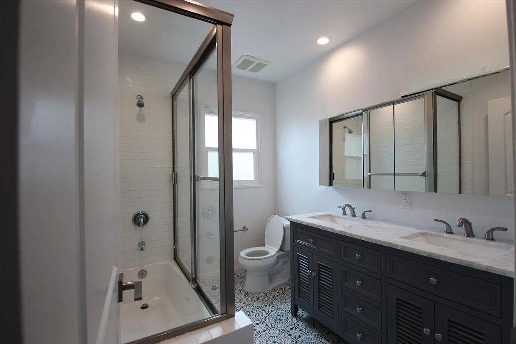 Master bedroom * Utilities Included