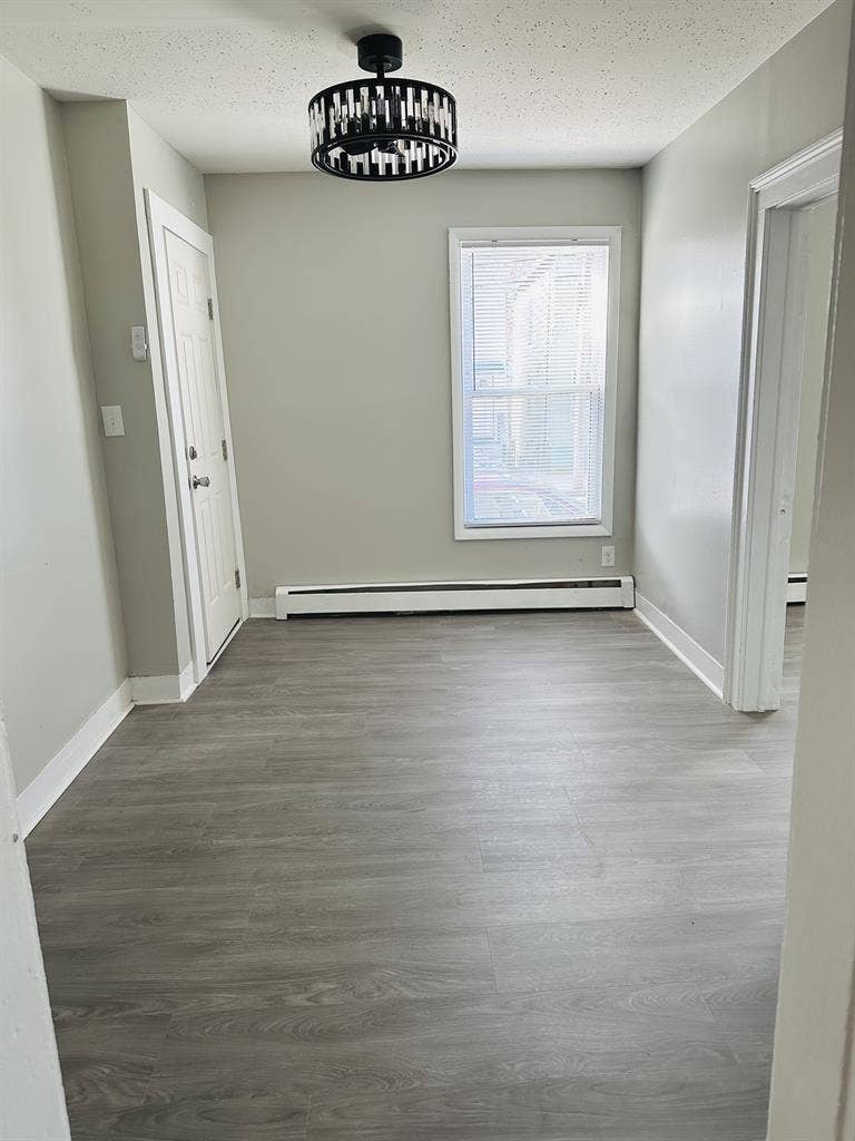 3 bd/1 bath Move in ready today!