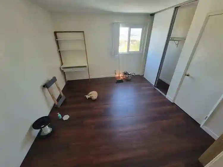 Room w/ private bath + parking spot
