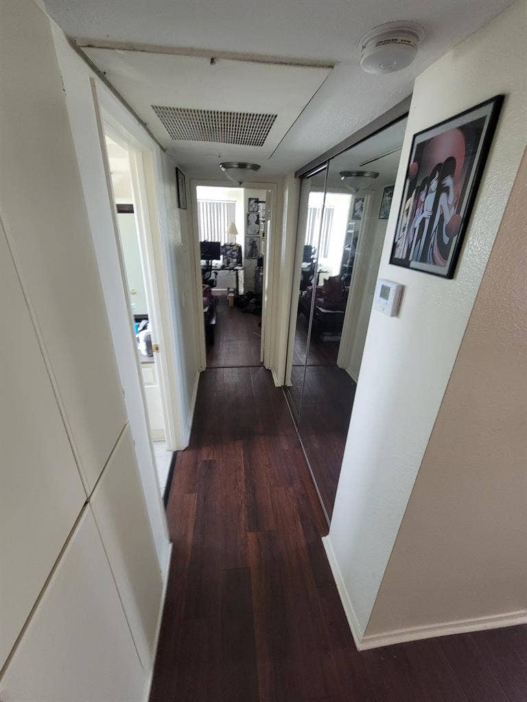 Room w/ private bath + parking spot