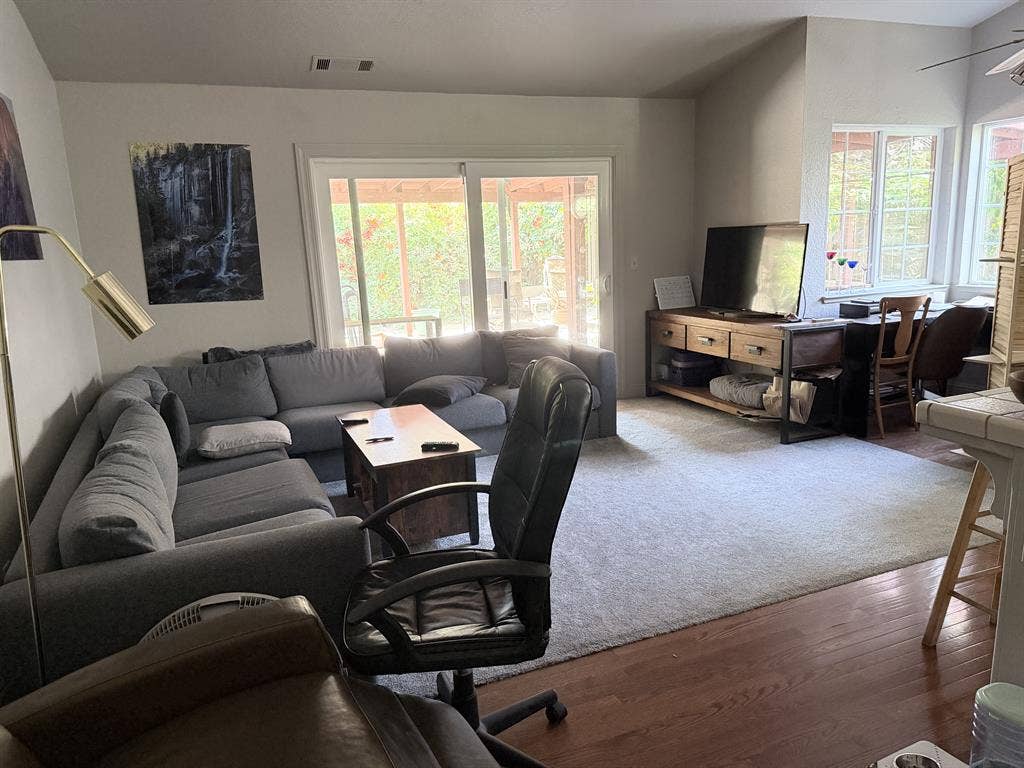 Private Room – Great Amenities