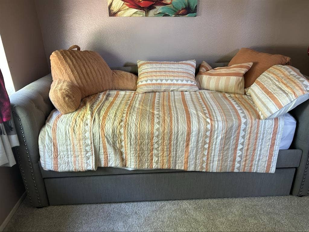 Furnished room with private bath fo
