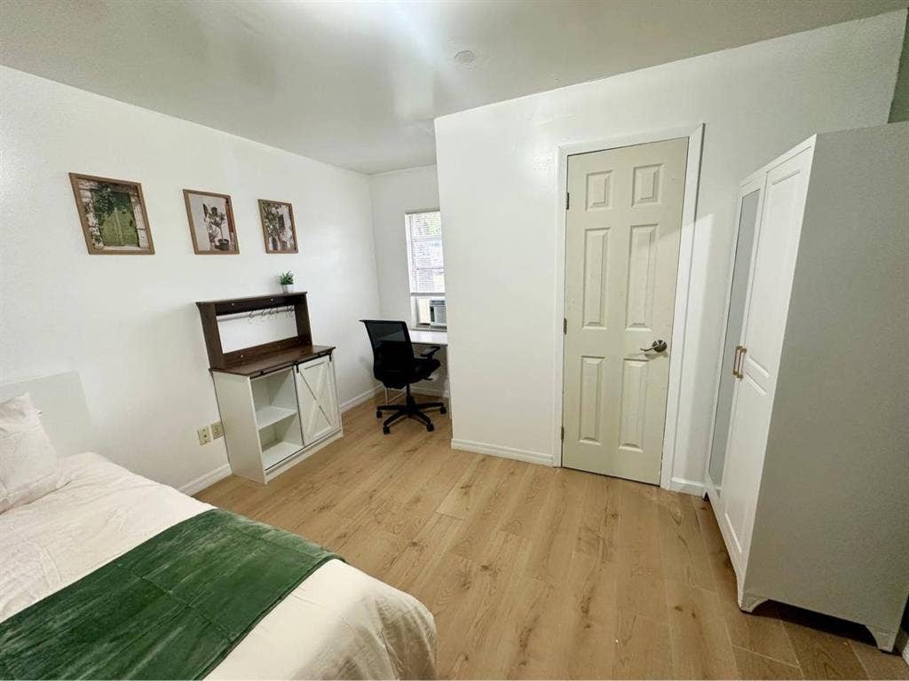Private room for rent