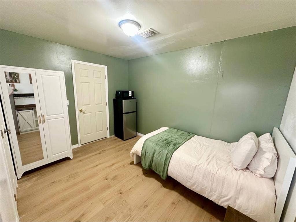 Private room for rent