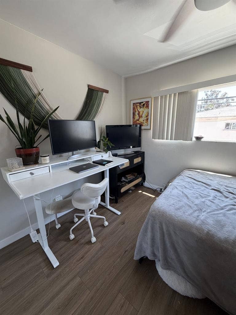 Looking for roommate in east PB