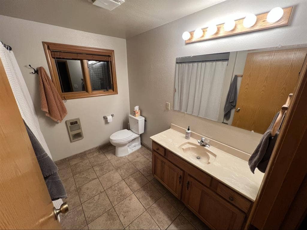 Furnished- Private room & Bathroomm