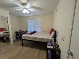 Private bedroom available 8/17