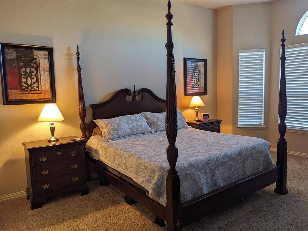 Private Owner Suite & Bath - Female