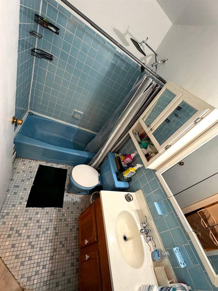 Extra large bedroom available