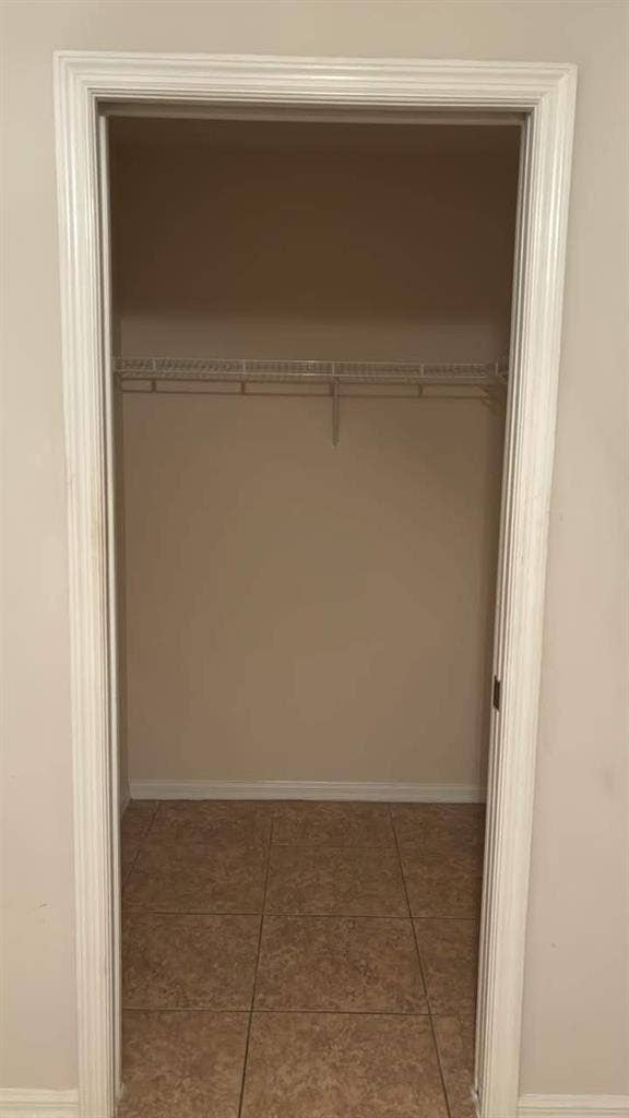 Need female roommate asap