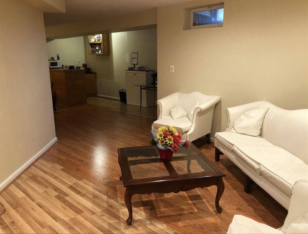 $ 600 / 1br - for rent pre female.