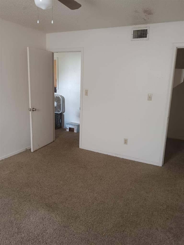 Room for rent!!!