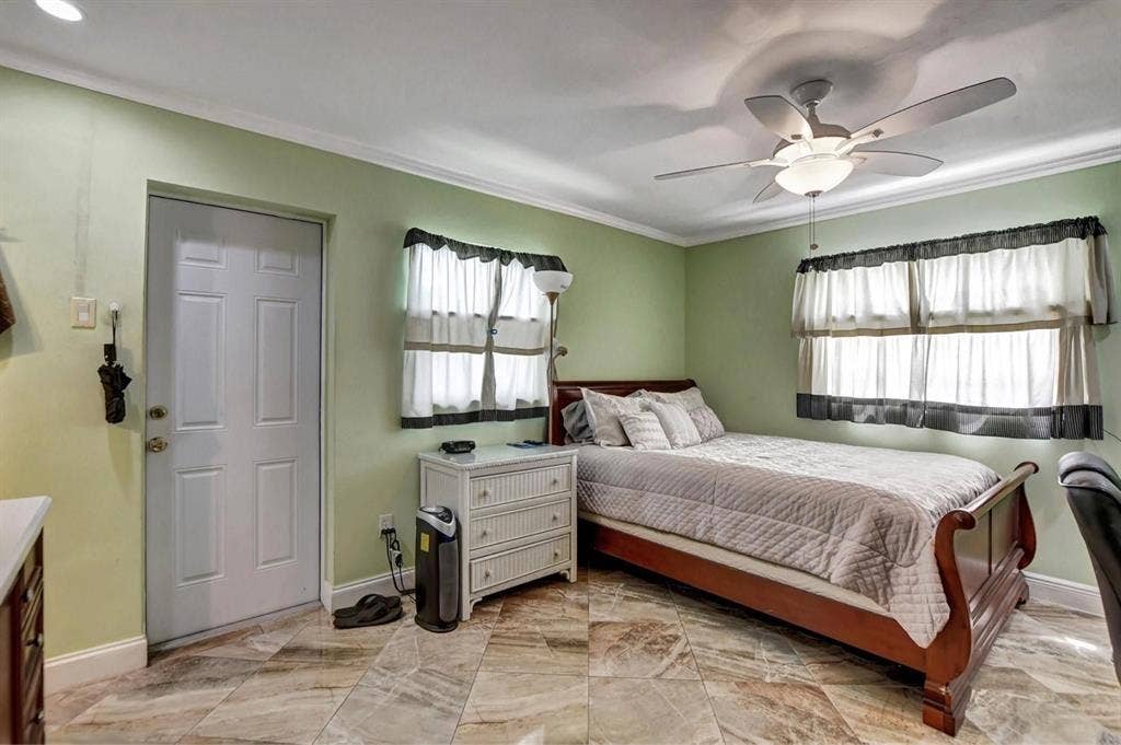 Master Bedroom available for rent