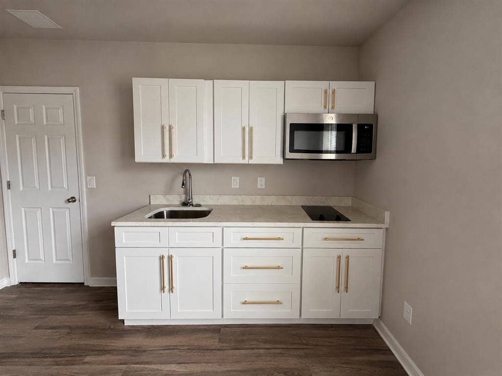 Private Suite, Kitchen & Bath