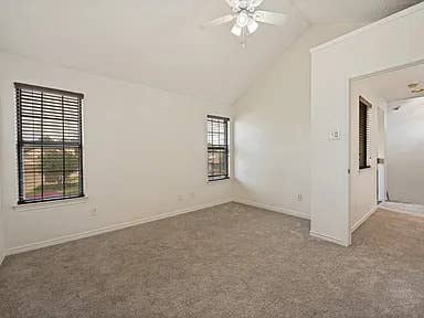 3bed/2.5bath; 2 Story; 1304 sq ft