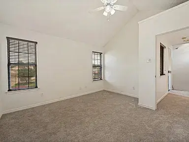3bed/2.5bath; 2 Story; 1304 sq ft