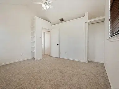 3bed/2.5bath; 2 Story; 1304 sq ft