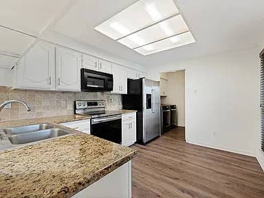 3bed/2.5bath; 2 Story; 1304 sq ft