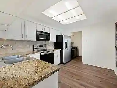 3bed/2.5bath; 2 Story; 1304 sq ft