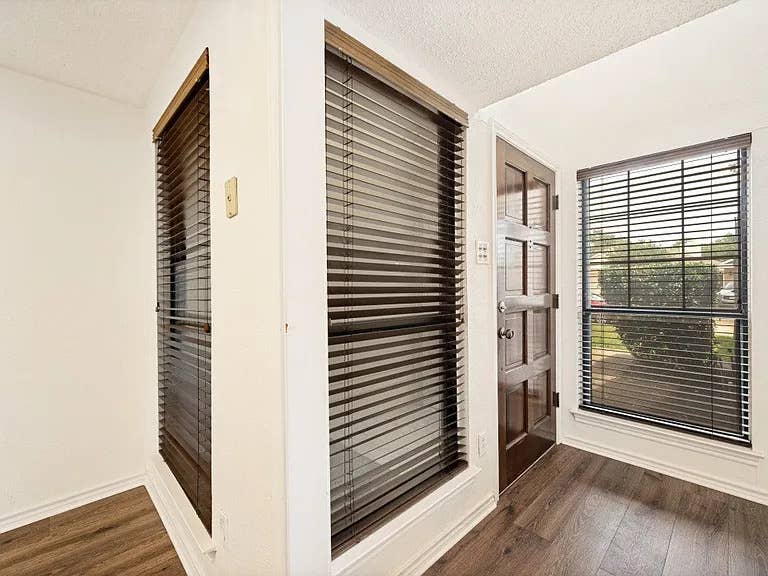 3bed/2.5bath; 2 Story; 1304 sq ft