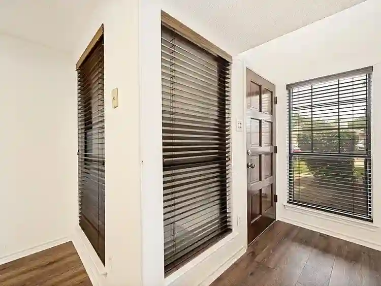 3bed/2.5bath; 2 Story; 1304 sq ft