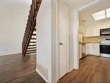 3bed/2.5bath; 2 Story; 1304 sq ft