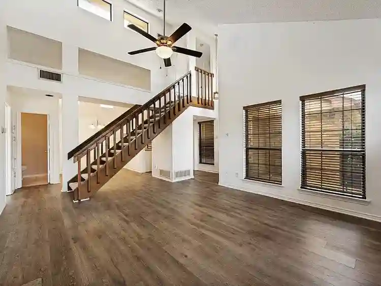3bed/2.5bath; 2 Story; 1304 sq ft